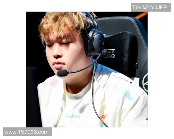 Bin上单发挥稳定带动全队节奏助力赛场取得关键胜利