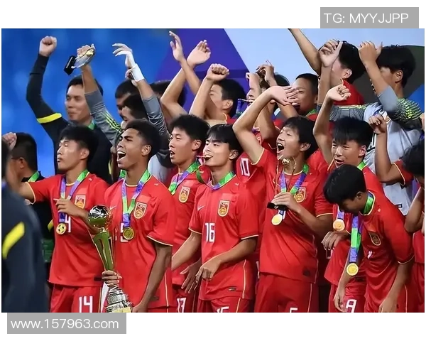 国足鏖战九十分钟绝平强敌年轻阵容展现顽强拼搏精神 国足鏖战九十分钟绝平强敌年轻阵容展现顽强拼搏精神